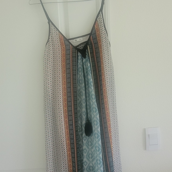 Bohemian Maxi Dress with Geometric Patterns - Picture 4 of 15